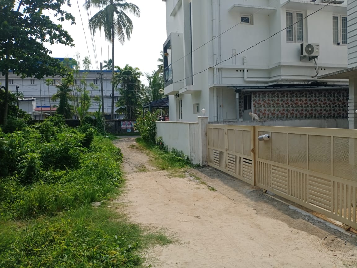 4BHK Semifurnished House with 4Cent Land 1850sqft - for sale in Tripunithura, Kochi ( Ernakulam ), Kerala