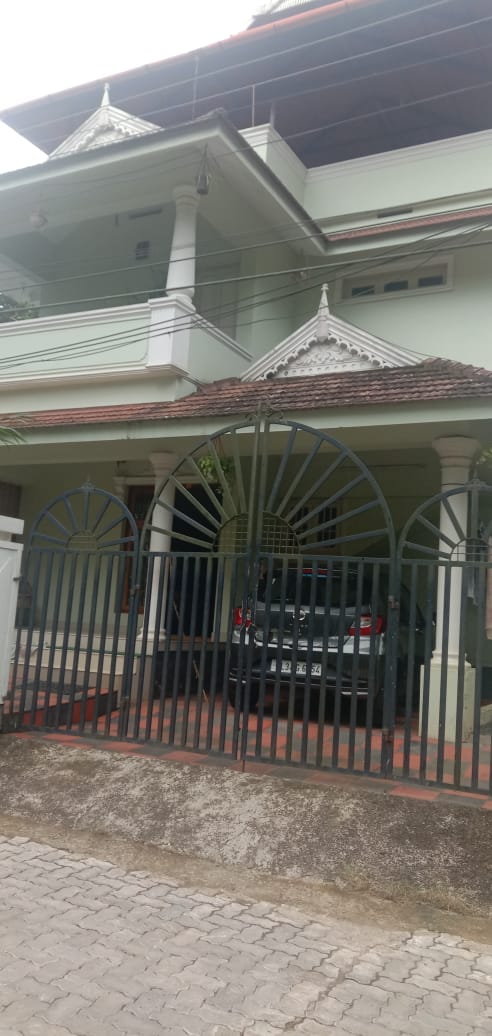 4BHK Semifurnished House with 5.50cent2050sqft,