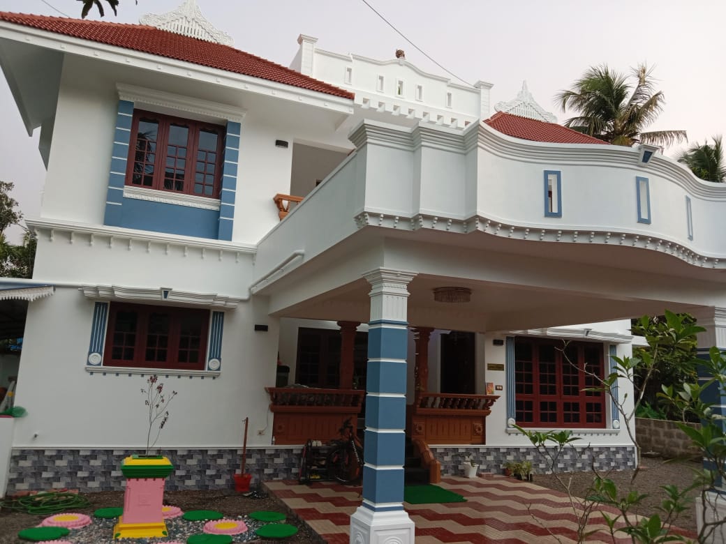 4BHK Semifurnished House with 9 Cents Land2200sqft