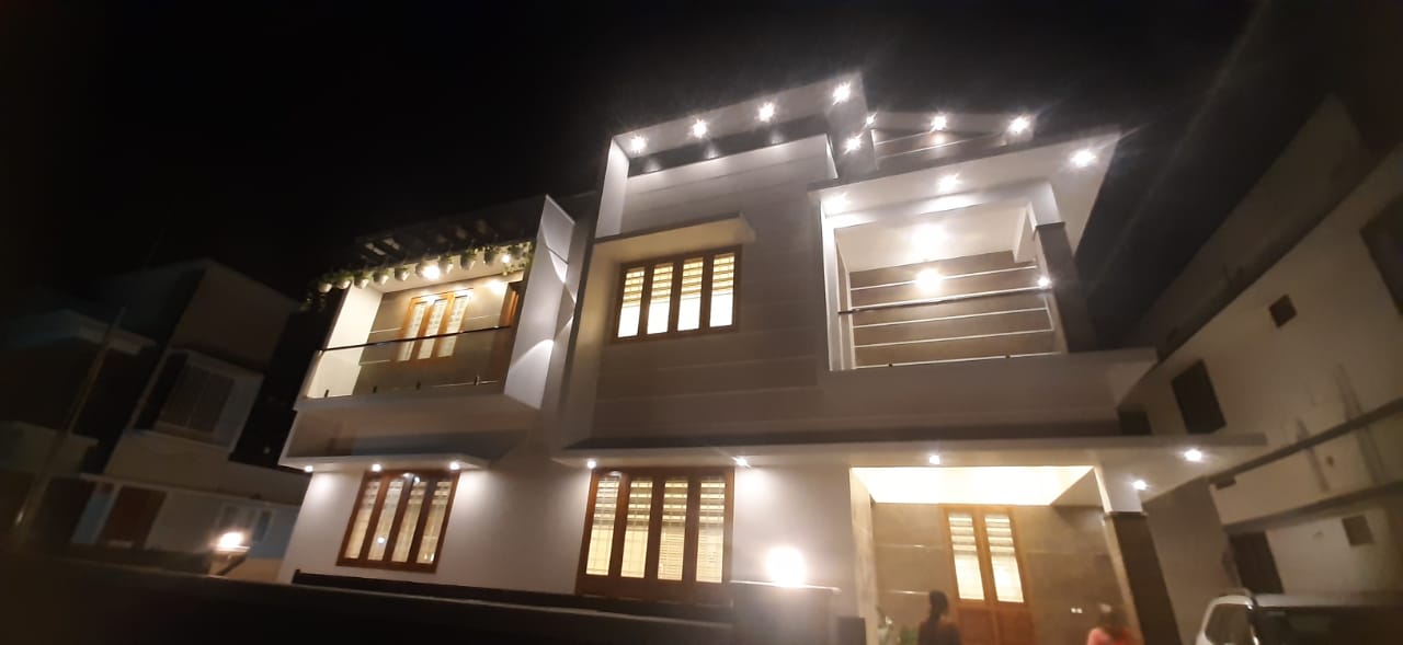 1300sqft, 3 BHK Semifurnished Flat in Chakkaraparambu, Vyttila