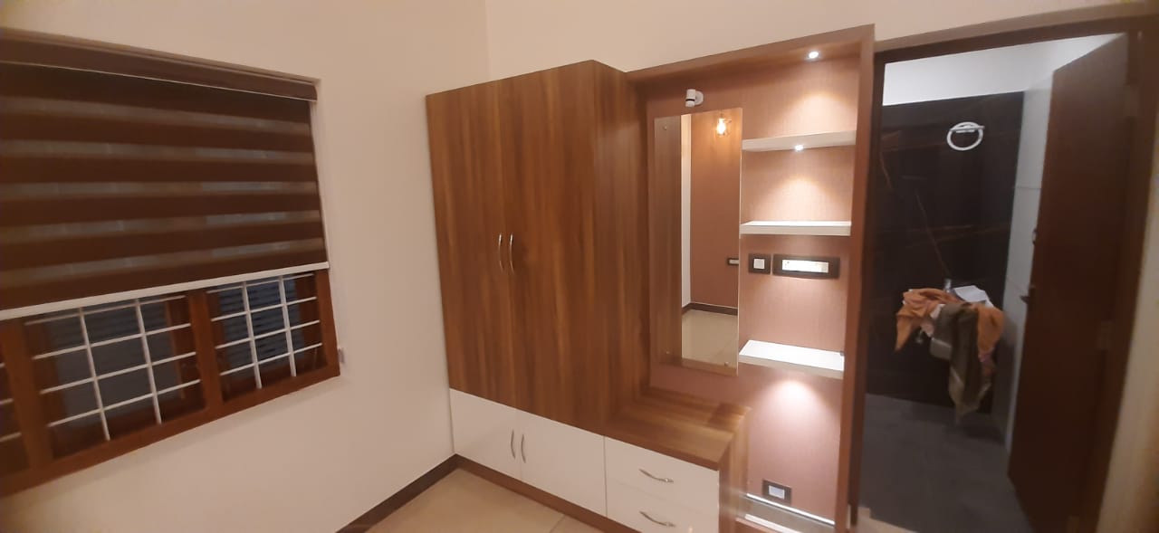 1300sqft, 3 BHK Semifurnished Flat in Chakkaraparambu, Vyttila