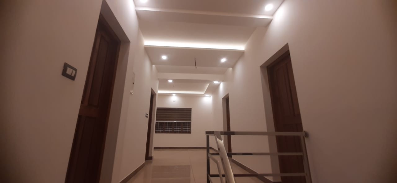 1300sqft, 3 BHK Semifurnished Flat in Chakkaraparambu, Vyttila