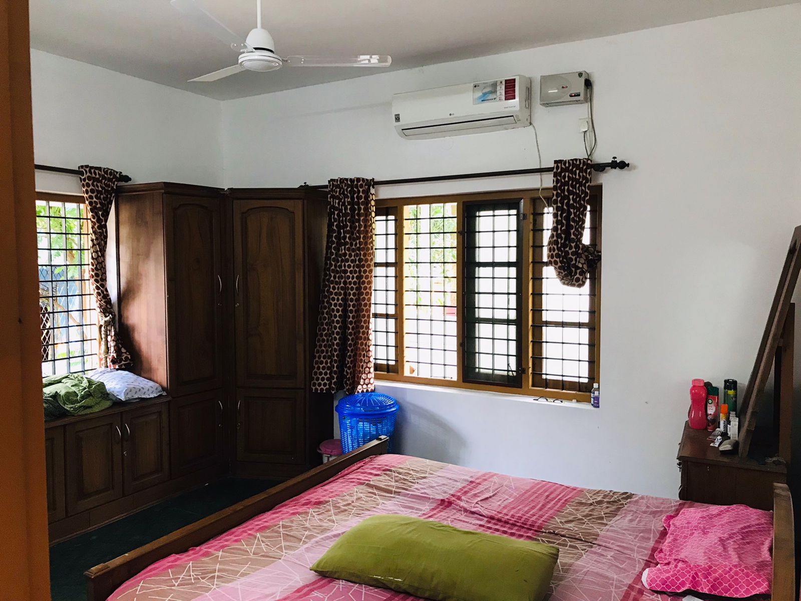 3BHK Fully Furnished Flat near Thevara,1480 sqft
