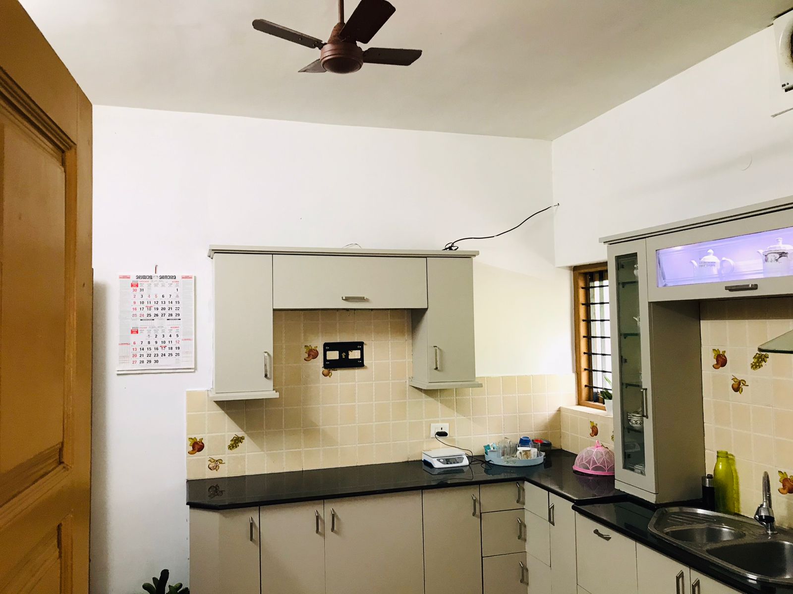 3BHK Fully Furnished Flat near Thevara,1480 sqft