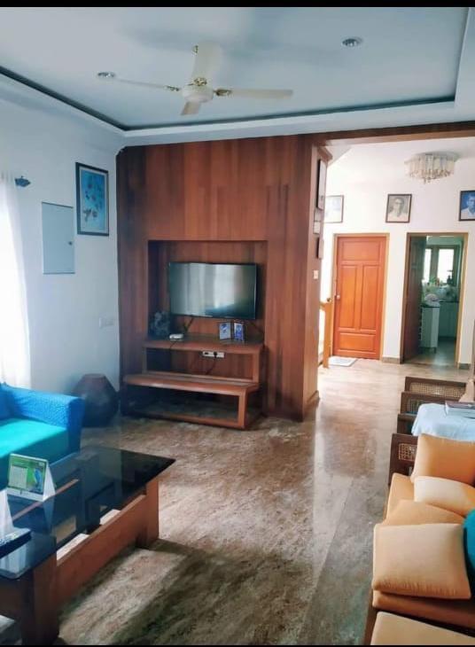 3BHK Fully Furnished Flat near Thevara,1480 sqft