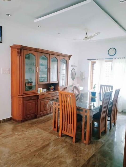 3BHK Fully Furnished Flat near Thevara,1480 sqft