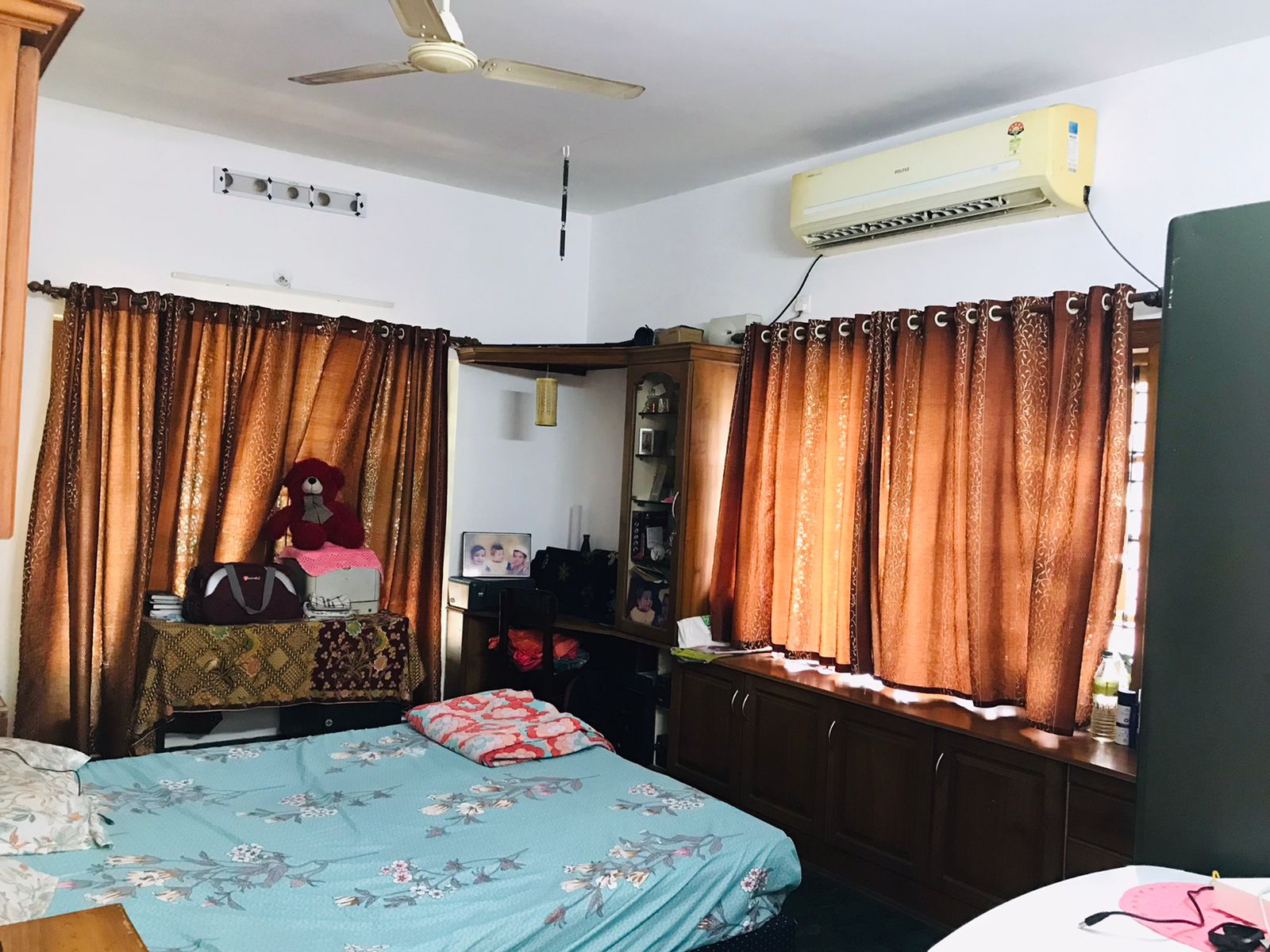3BHK Fully Furnished Flat near Thevara,1480 sqft