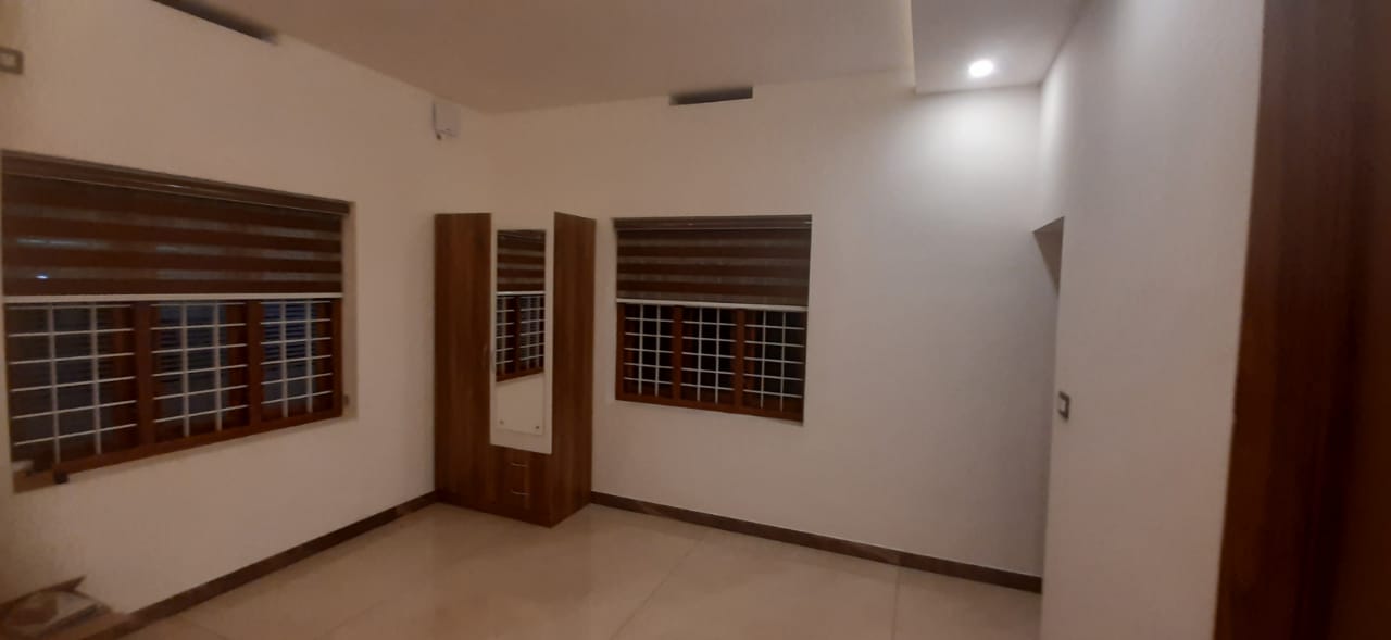 4BHK Brandnew Villa1900sqft in Kakkanad