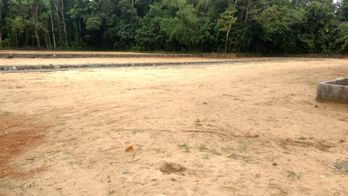 25cent land with old house in Kakkanad - for sale in Pallikkara, Kochi ( Ernakulam ), Kerala