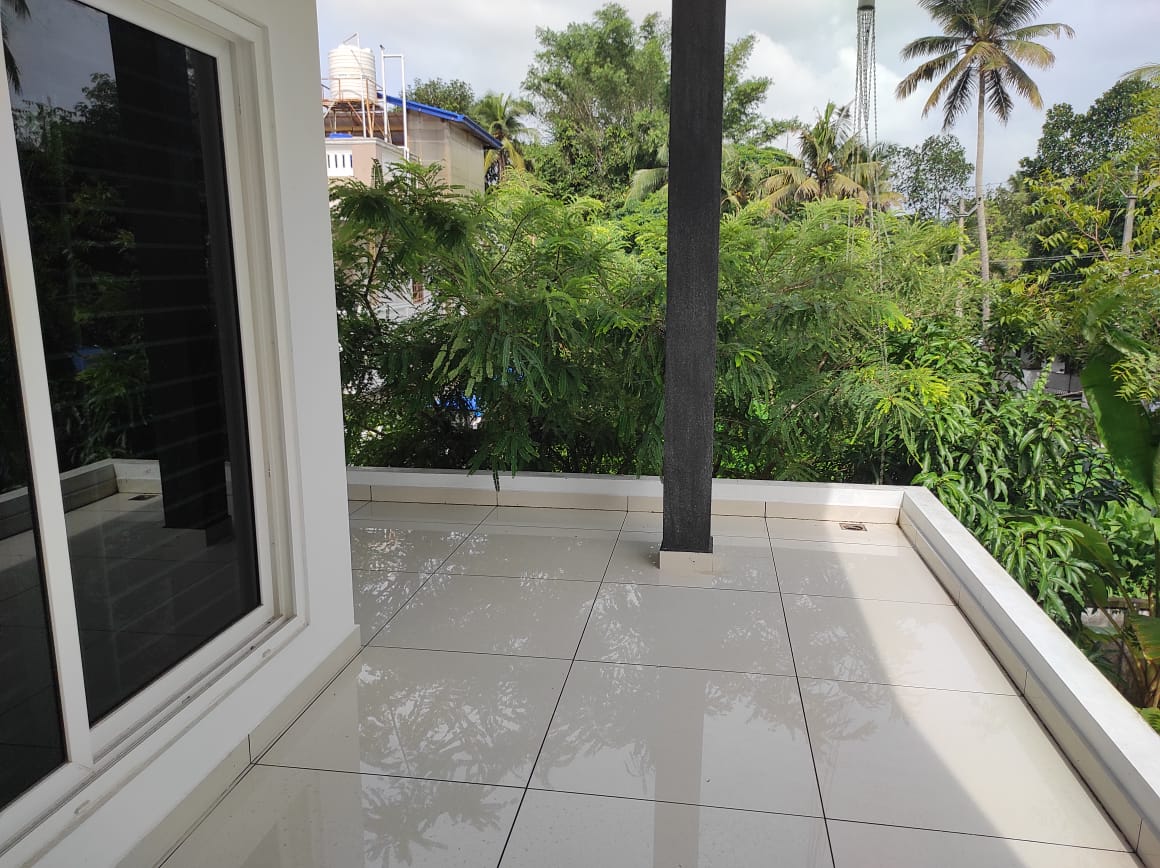 4BHK Semifurnished House with 9 Cents Land 2850sqft - for sale in Udayamperoor Tripunithura, Kottayam, Kerala