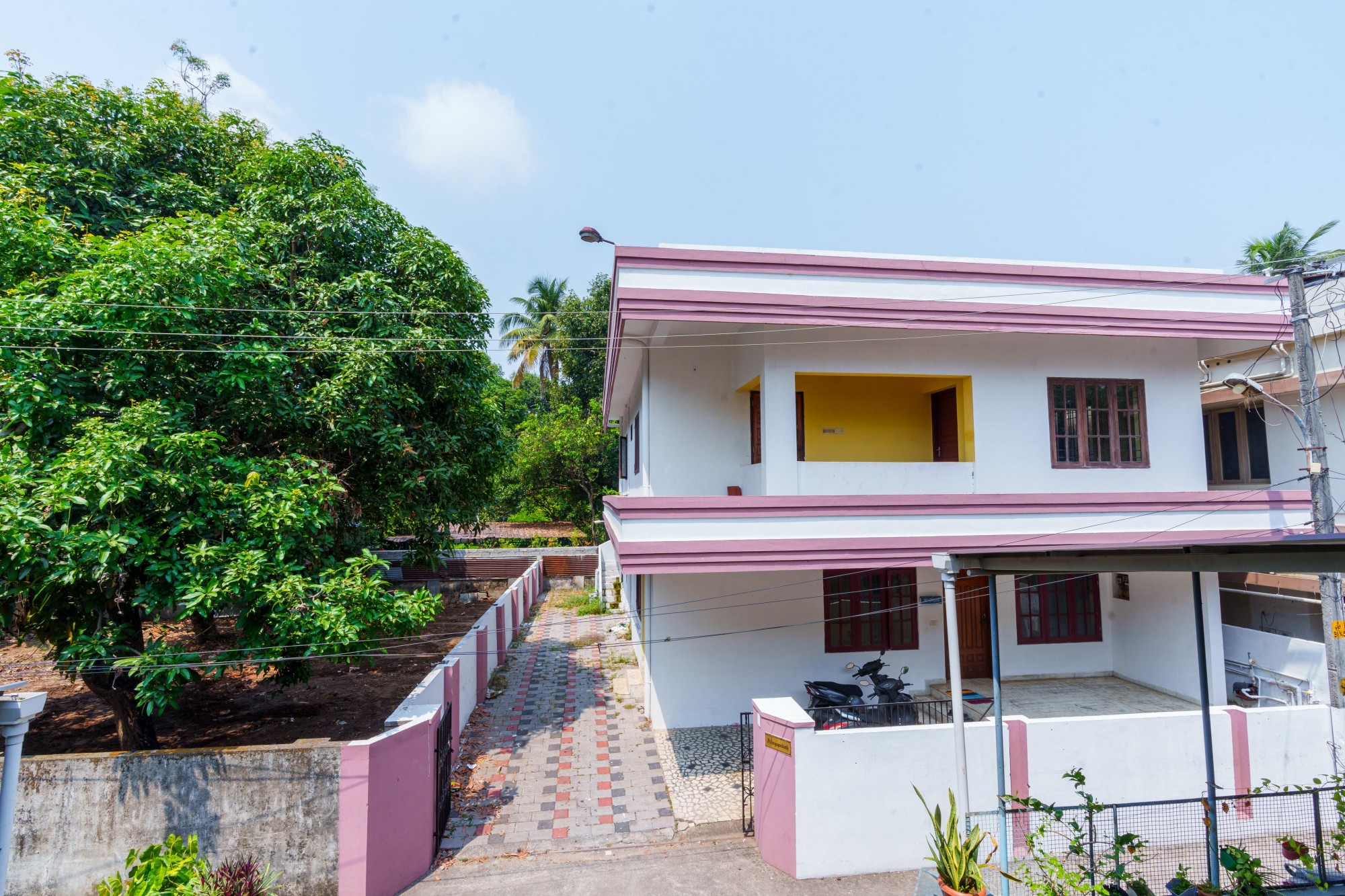 2400sqft, 4BHK Semifurnished House 2400sqft in Vaduthala