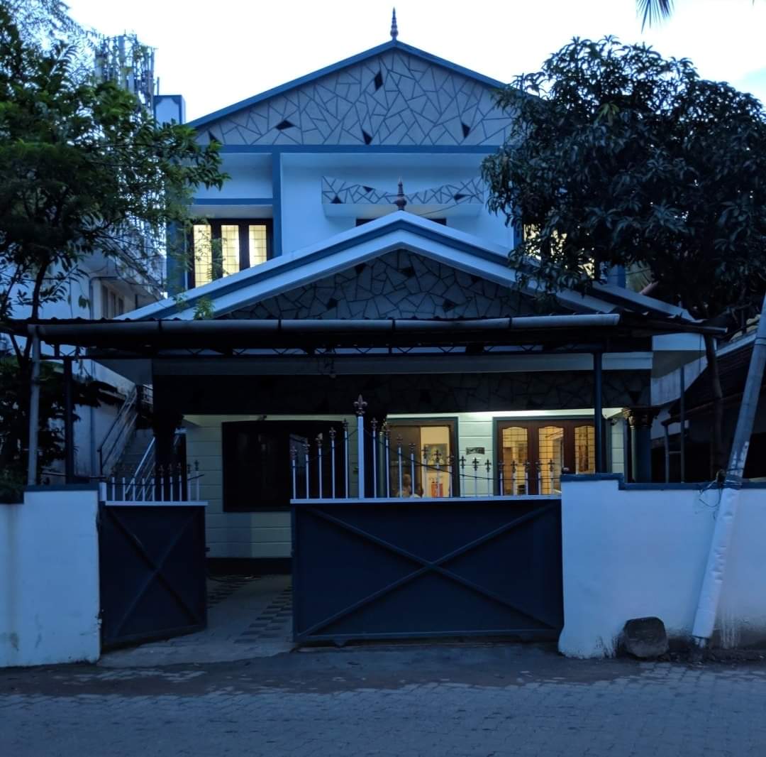 4BHK Semifurnished House 2000sqft