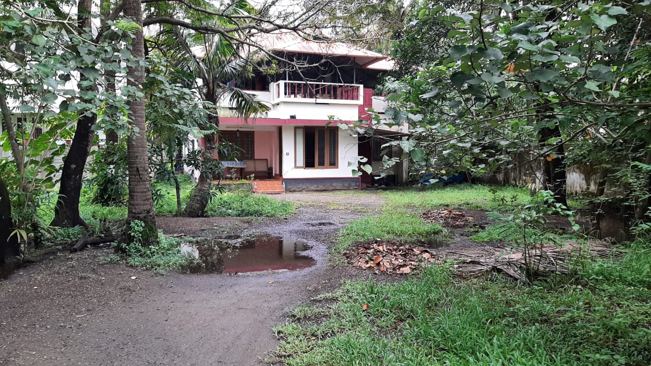 2400 Sqft, 4BHK House in Gated Community in Kakkanad