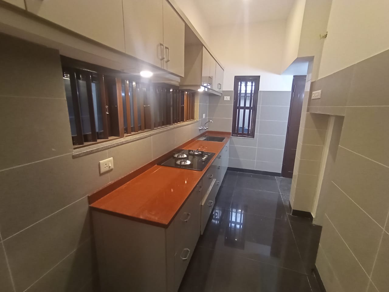 3 BHK Semifurnished House with 4.5cent 1600sqft