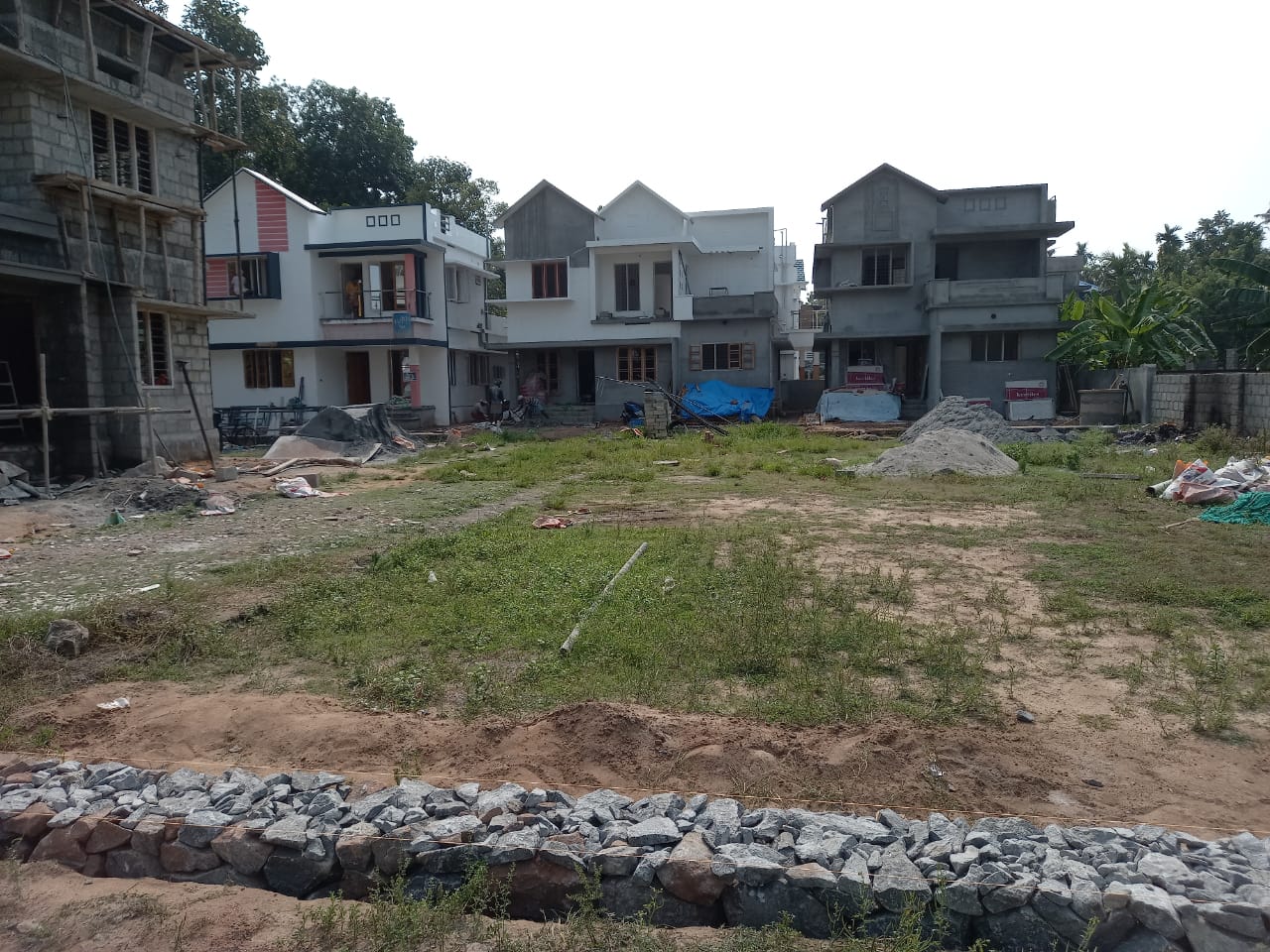 4BHK Semifurnished House 1600sqft