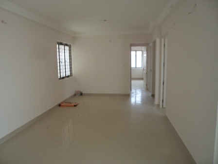 1600 sqft ,semi furnished flat at panampillinagar