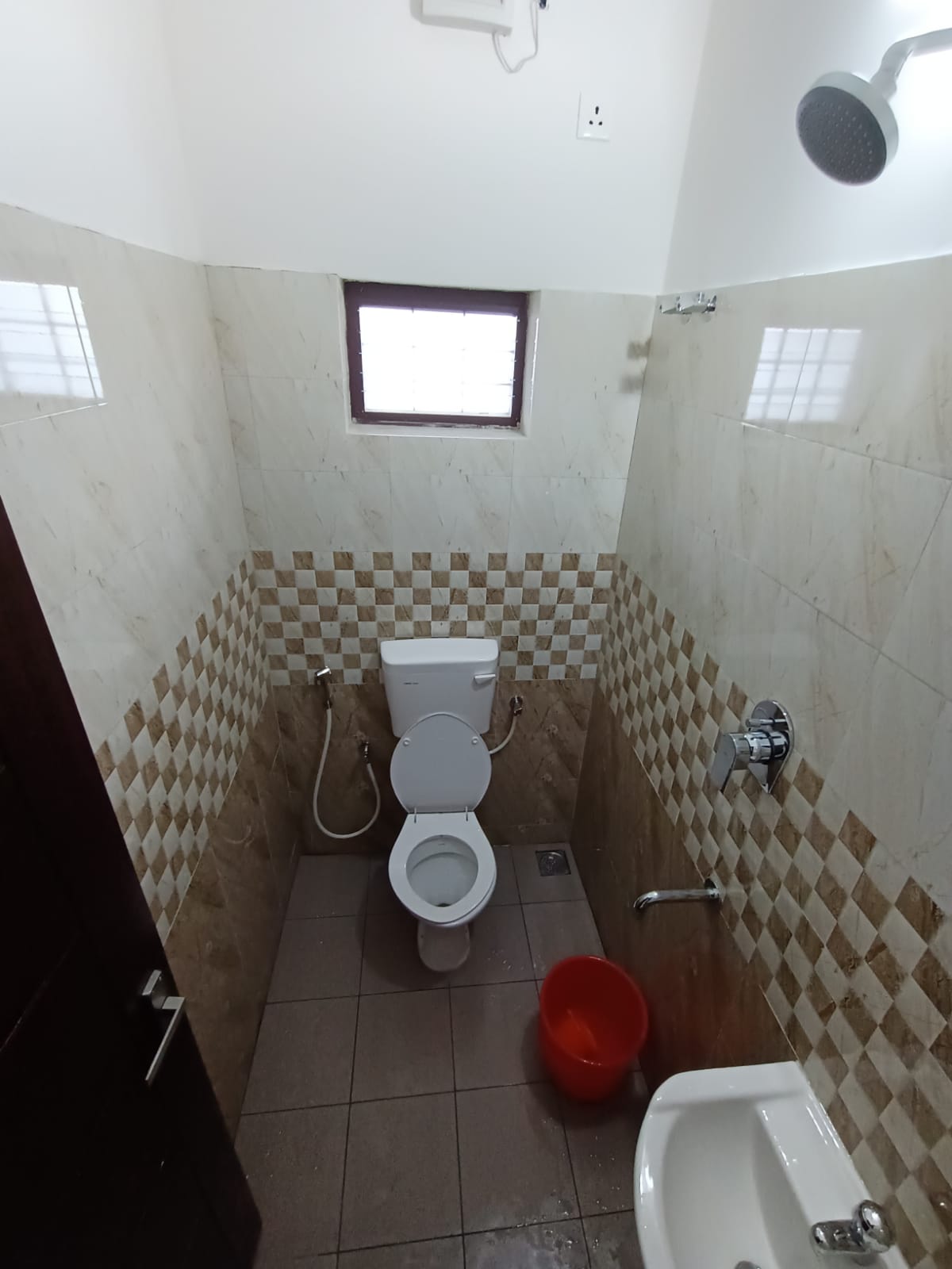 4BHK 2 Storied Unfurnished House 3000sqft in Kaloor