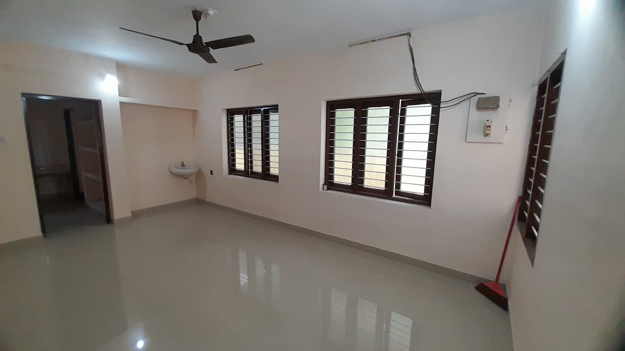 3BHK Semifurnished House  1350sqft