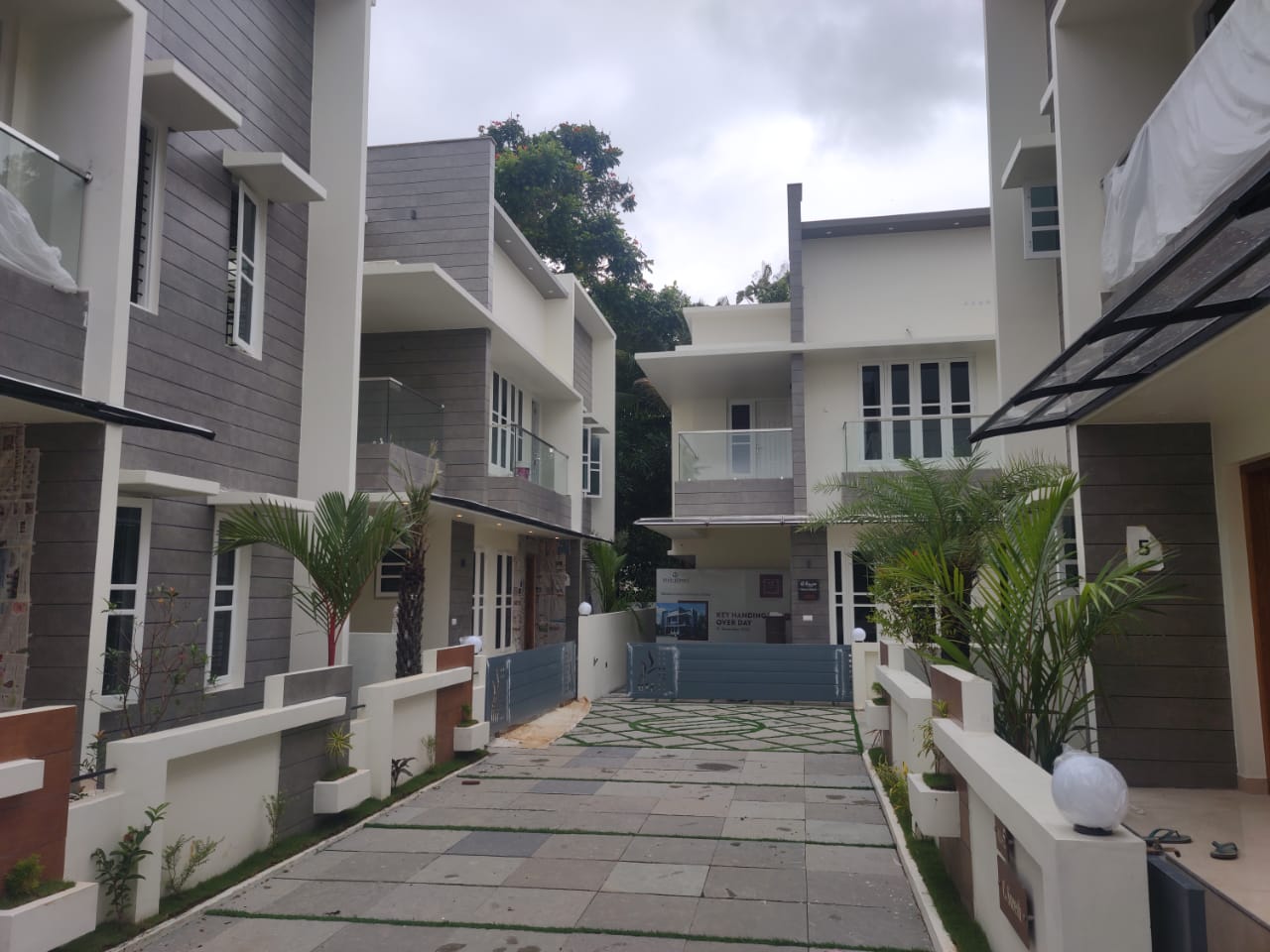 3 BHK Gated community Villa with 4 Cent 1760 Sqft