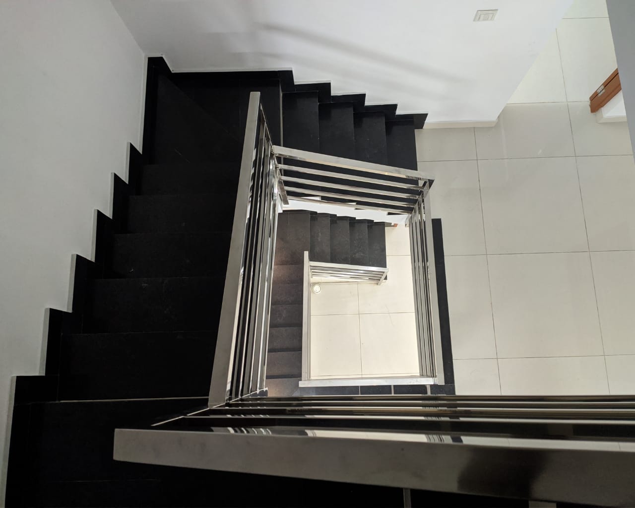 1400 sqft, 3BHK Brandnew House with 10cent