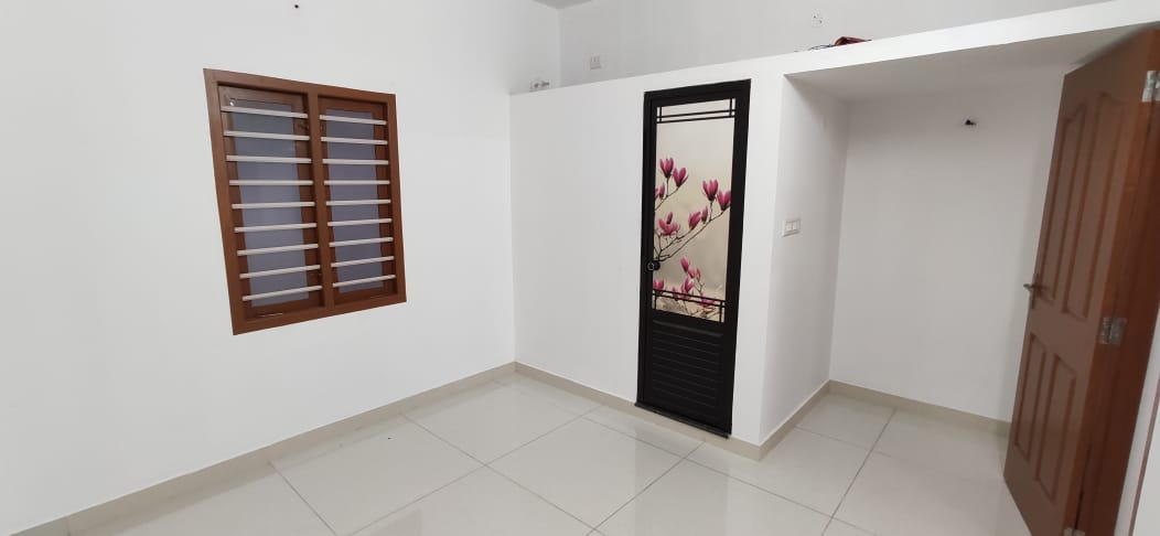 1400 sqft, 3BHK Brandnew House with 10cent