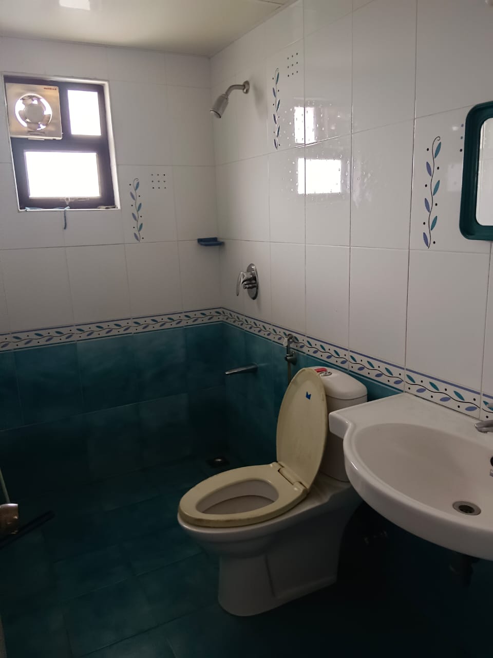 3BHK Fully Furnished Luxury flat in Vytilla, 1685 sqft