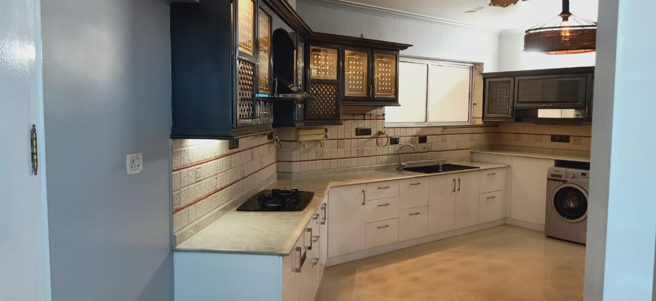 3BHK Semifurnished Flat in Panampilly Nagar, Ernakulam, 1780sqft