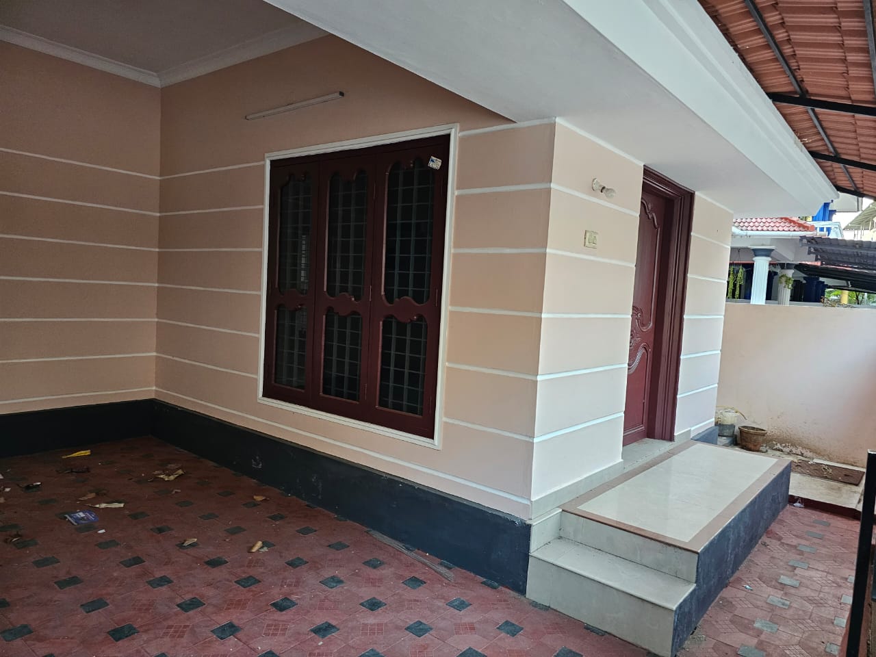 3BHK Semifurnished House with 3cent 1600sqft