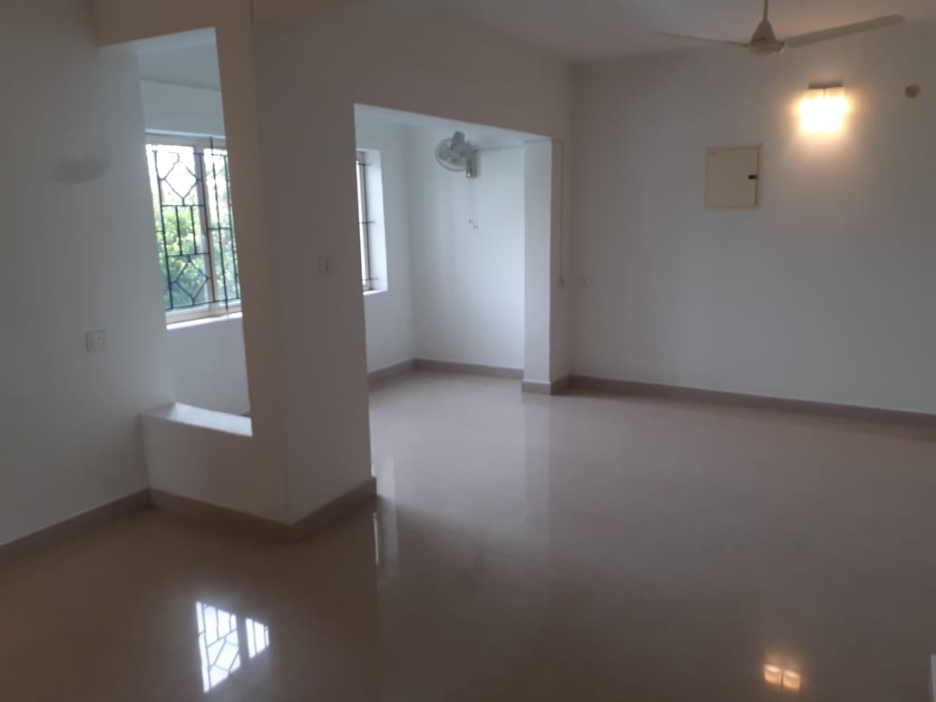 4BHK Semifurnished House with 3.5cent in Kundanoor, Maradu