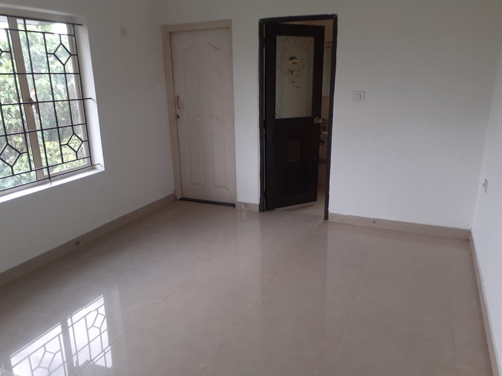 4BHK Semifurnished House with 3.5cent in Kundanoor, Maradu