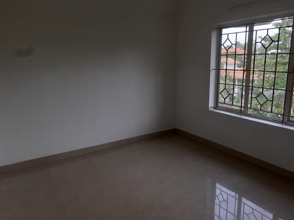 4BHK Semifurnished House with 3.5cent in Kundanoor, Maradu