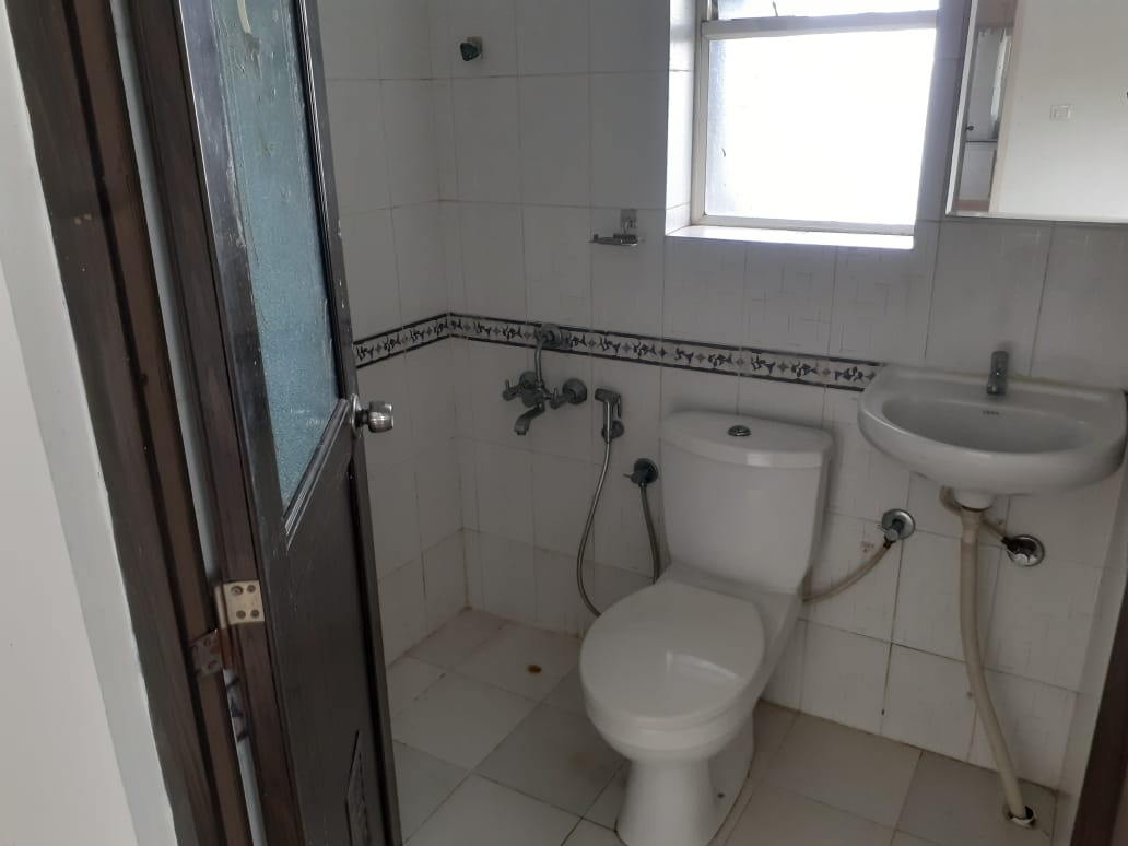 4BHK Semifurnished House with 3.5cent in Kundanoor, Maradu
