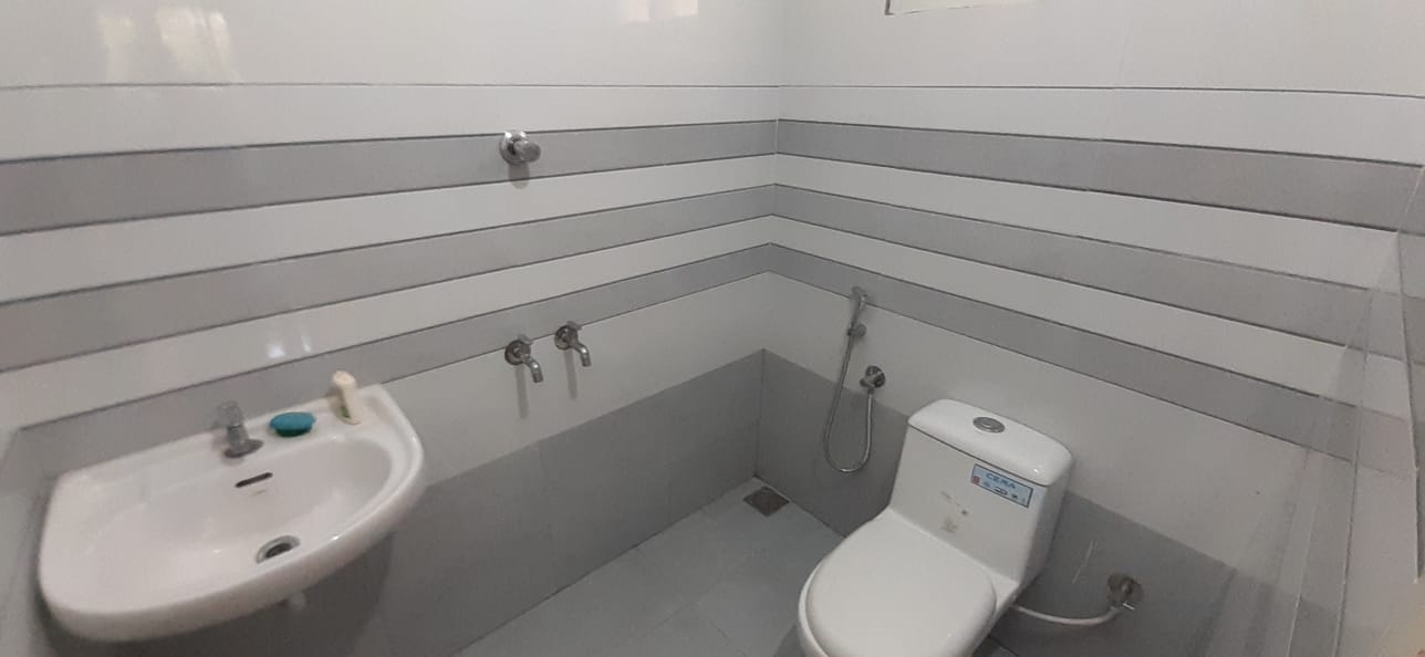 1150 Sq Ft, 3BHK Fully Furnished Flat For Rent near JNL stadium, Kaloor