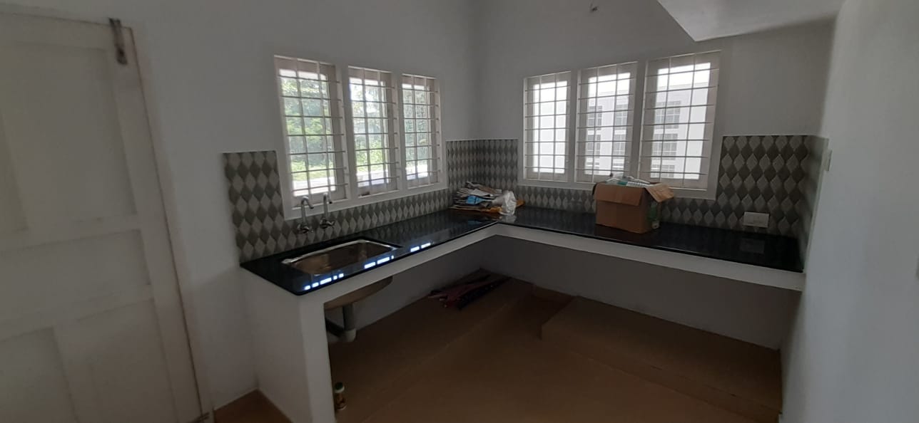 1150 Sq Ft, 3BHK Fully Furnished Flat For Rent near JNL stadium, Kaloor