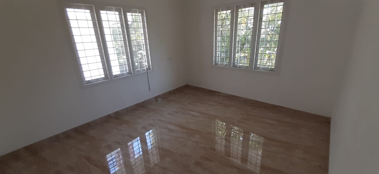 1150 Sq Ft, 3BHK Fully Furnished Flat For Rent near JNL stadium, Kaloor