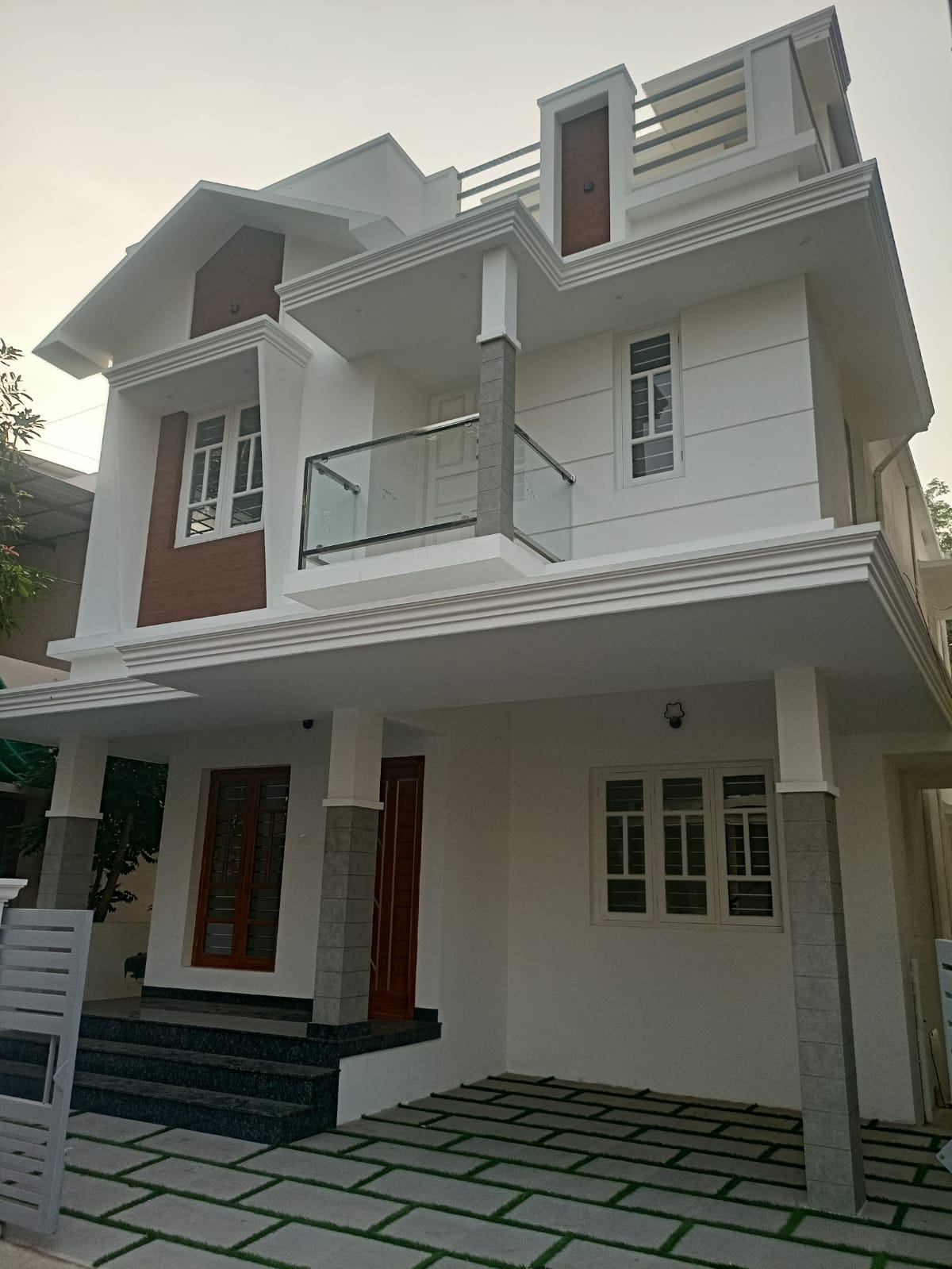 4BHK Semifurnished House with 3cent 1700sqft