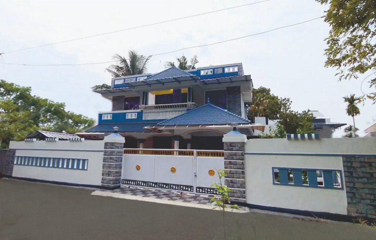 4BHK Semifurnished House with 7cent Land2500sqft