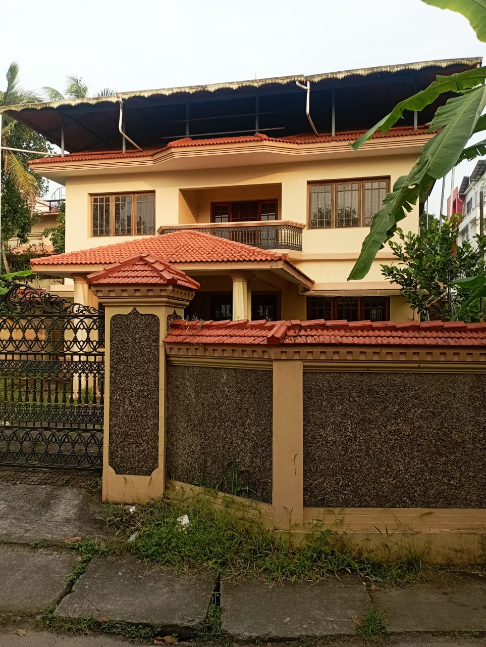 5BHK Semifurnished House 3500sqft in Chakkaraprambu, Vyttila