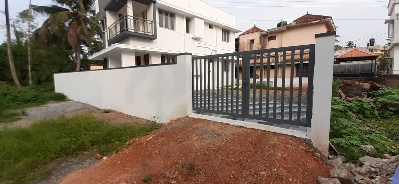 3BHK Semifurnished House 1684 sqft in Eroor, Tripunithra