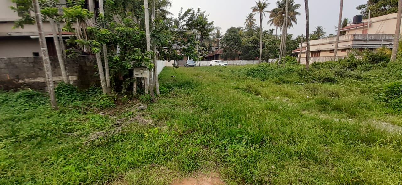 3BHK Semifurnished House 1684 sqft in Eroor, Tripunithra