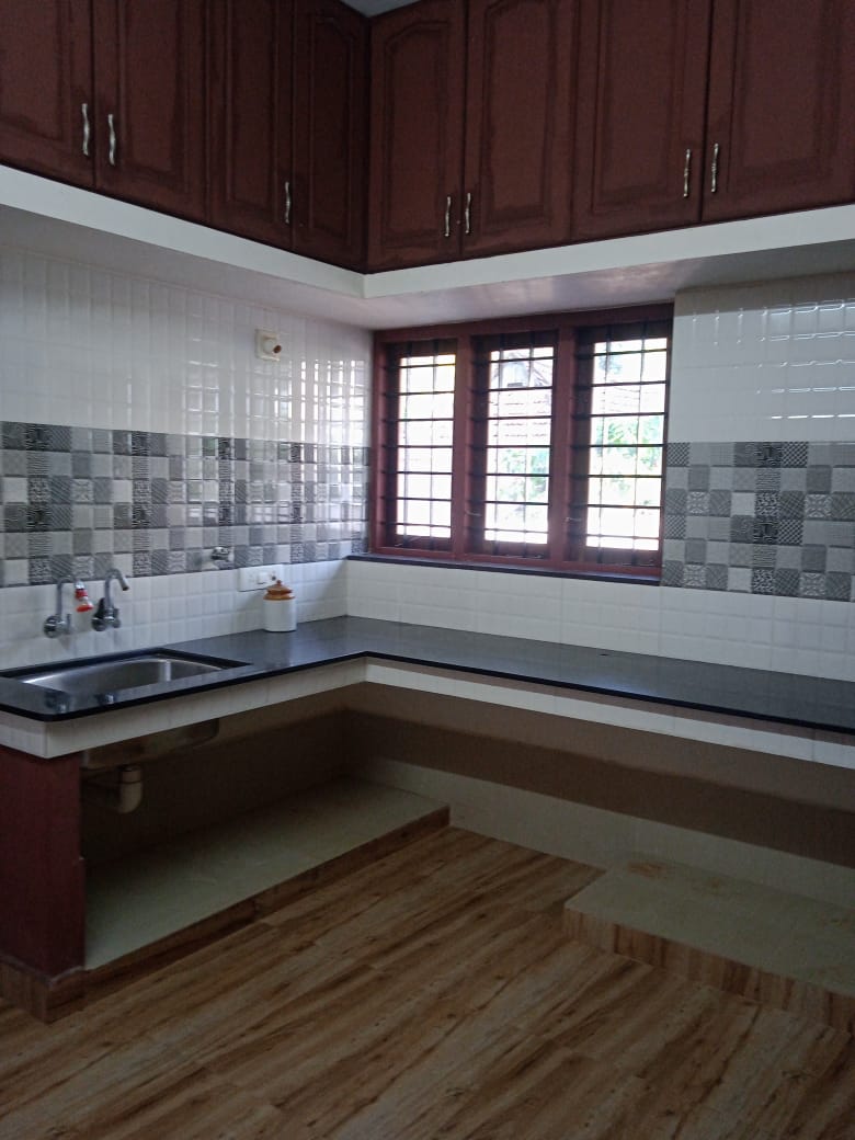 6BHK Semifurnished Hosue with 6.25cents Land 2200sqft