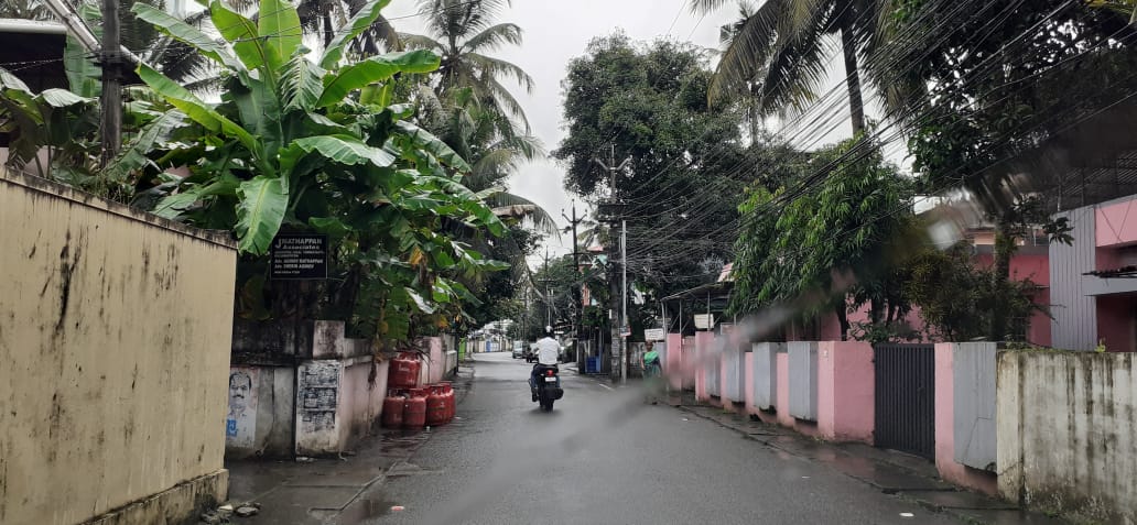 3 BHK Semifurnished Apartment for Elamakara, kaloor ,1300sqft