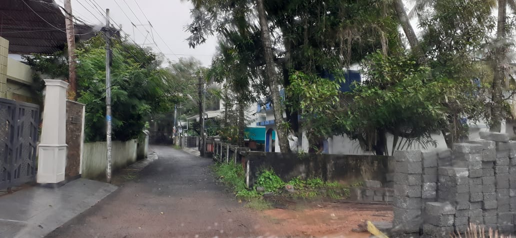 3 BHK Semifurnished Apartment for Elamakara, kaloor ,1300sqft