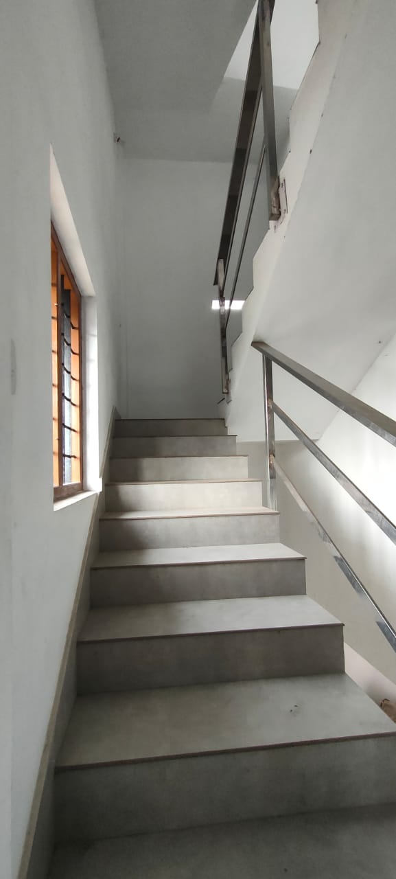 8BHK Semifurnished House 2100sqft in Chalikkavattom, Vyttila